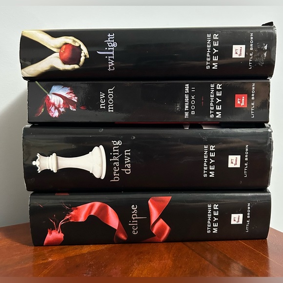 Twilight Book 4series by Stephenie Meyer - Picture 3 of 3